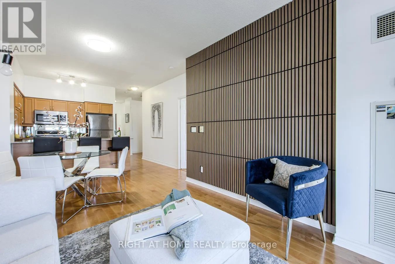 1809 - 388 PRINCE OF WALES DRIVE