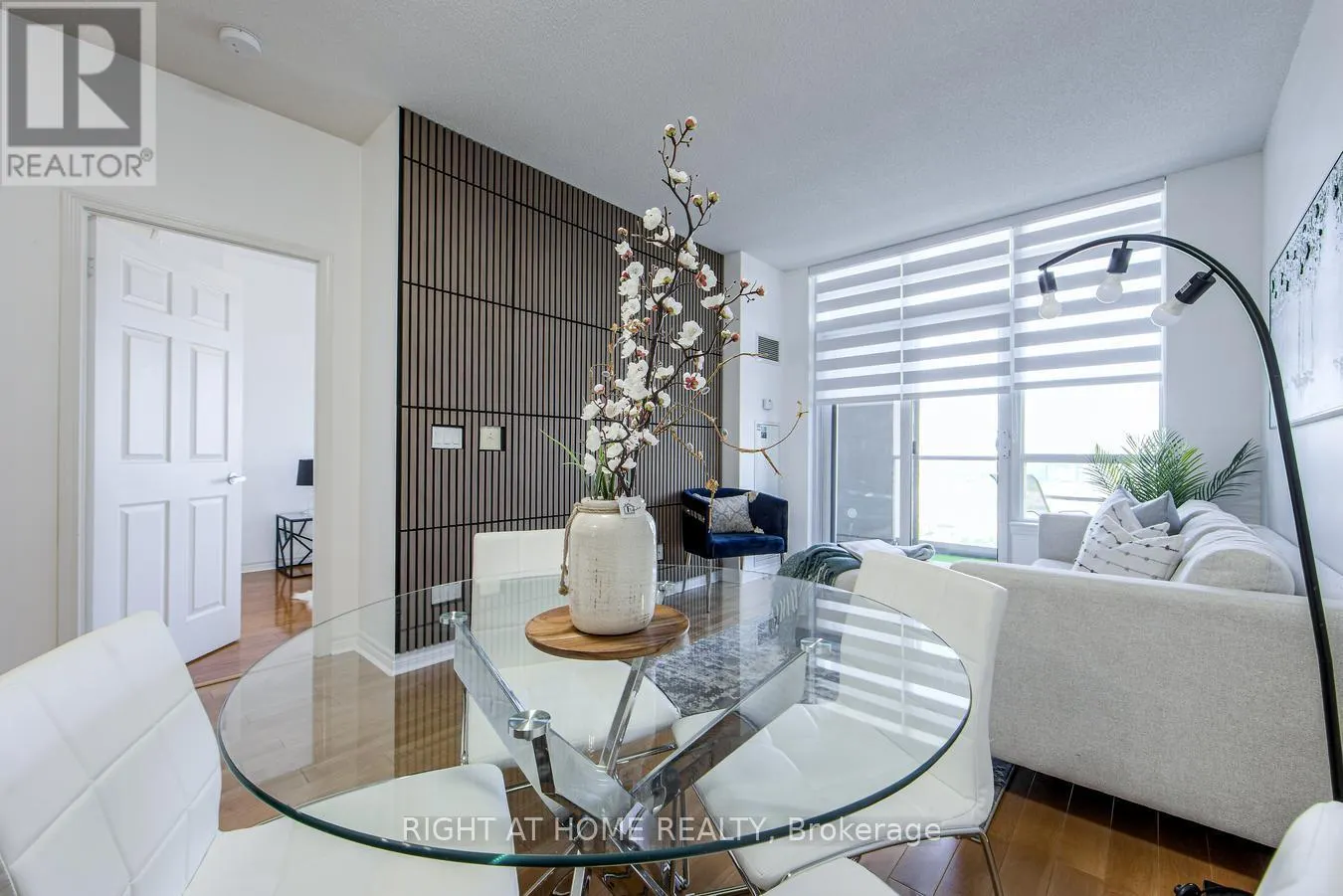 1809 - 388 PRINCE OF WALES DRIVE