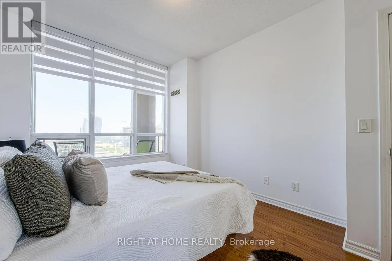 1809 - 388 PRINCE OF WALES DRIVE