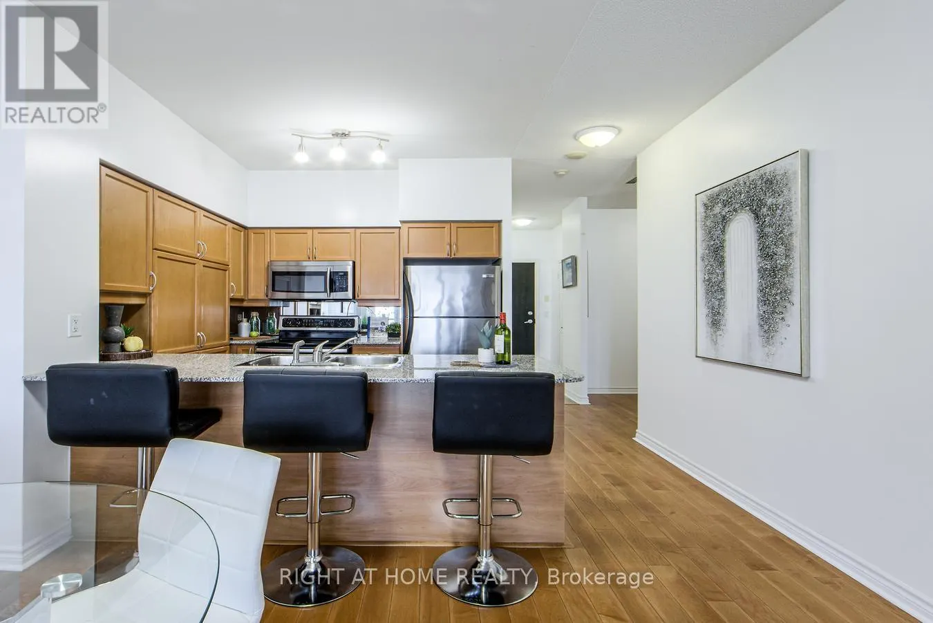 1809 - 388 PRINCE OF WALES DRIVE