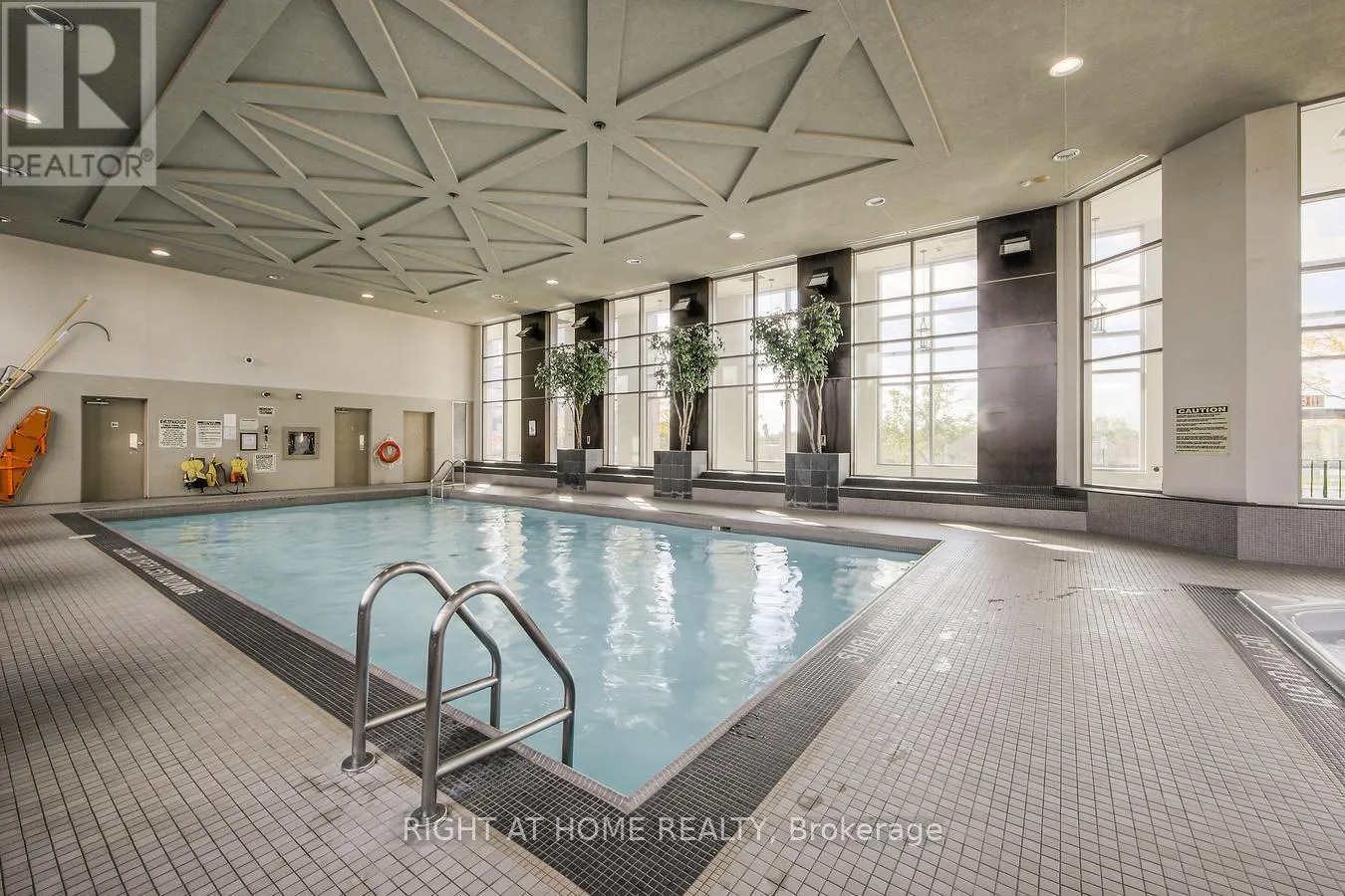 1809 - 388 PRINCE OF WALES DRIVE