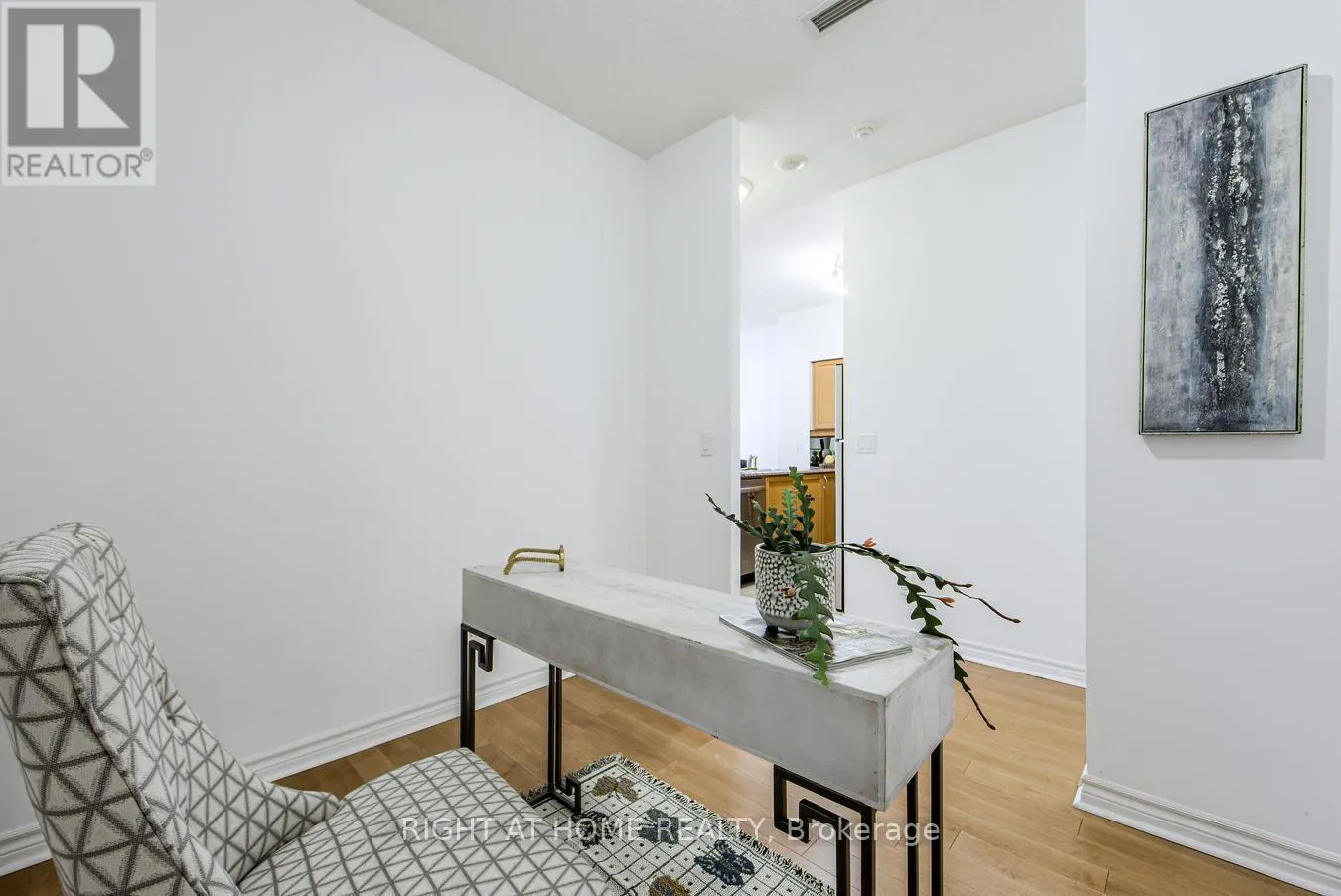 1809 - 388 PRINCE OF WALES DRIVE