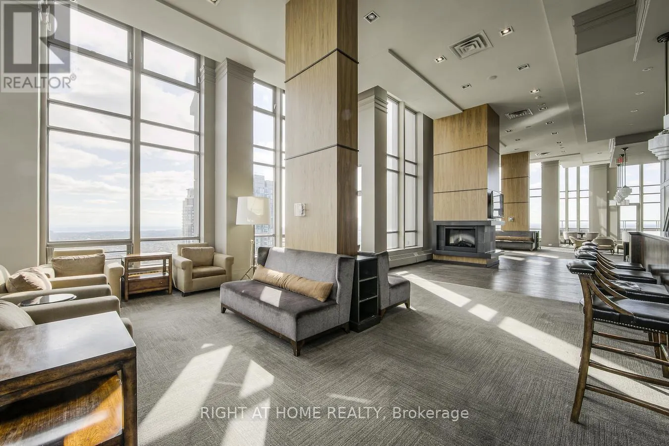 1809 - 388 PRINCE OF WALES DRIVE