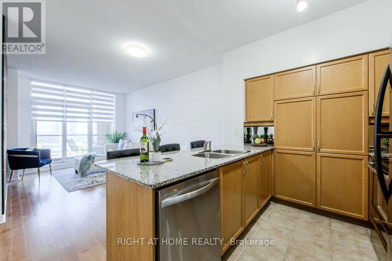 1809 - 388 PRINCE OF WALES DRIVE