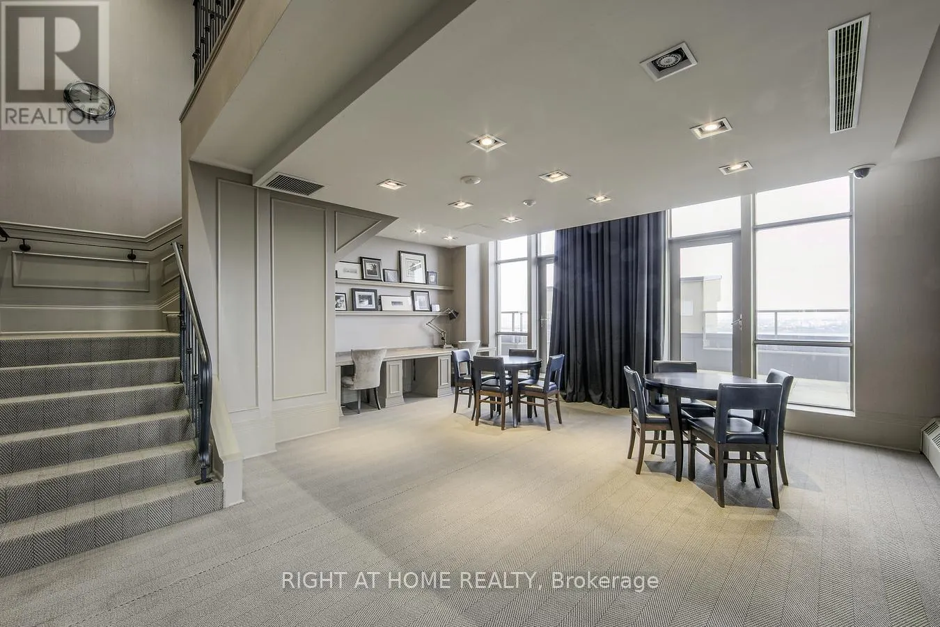 1809 - 388 PRINCE OF WALES DRIVE
