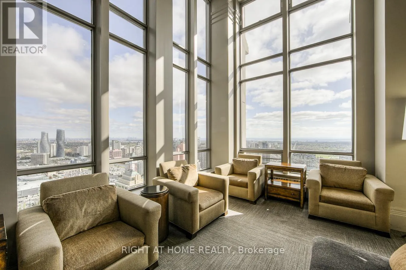 1809 - 388 PRINCE OF WALES DRIVE