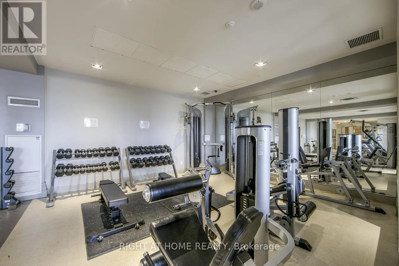1809 - 388 PRINCE OF WALES DRIVE