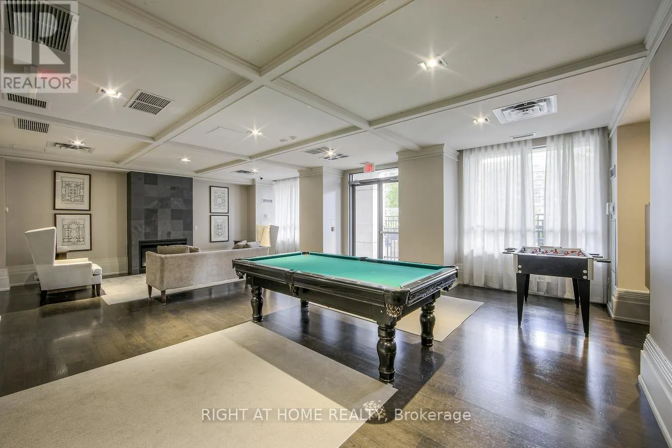 1809 - 388 PRINCE OF WALES DRIVE