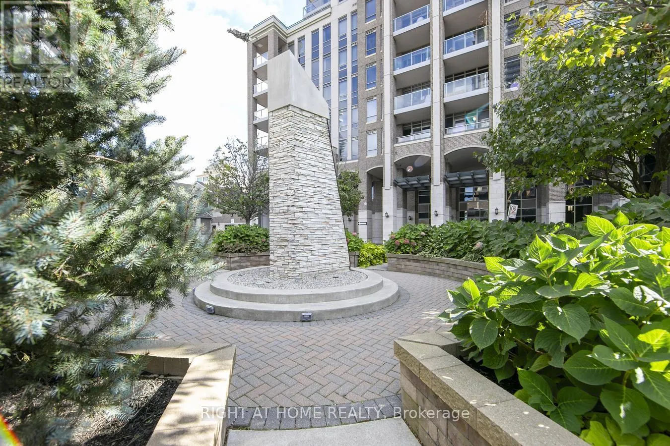 1809 - 388 PRINCE OF WALES DRIVE