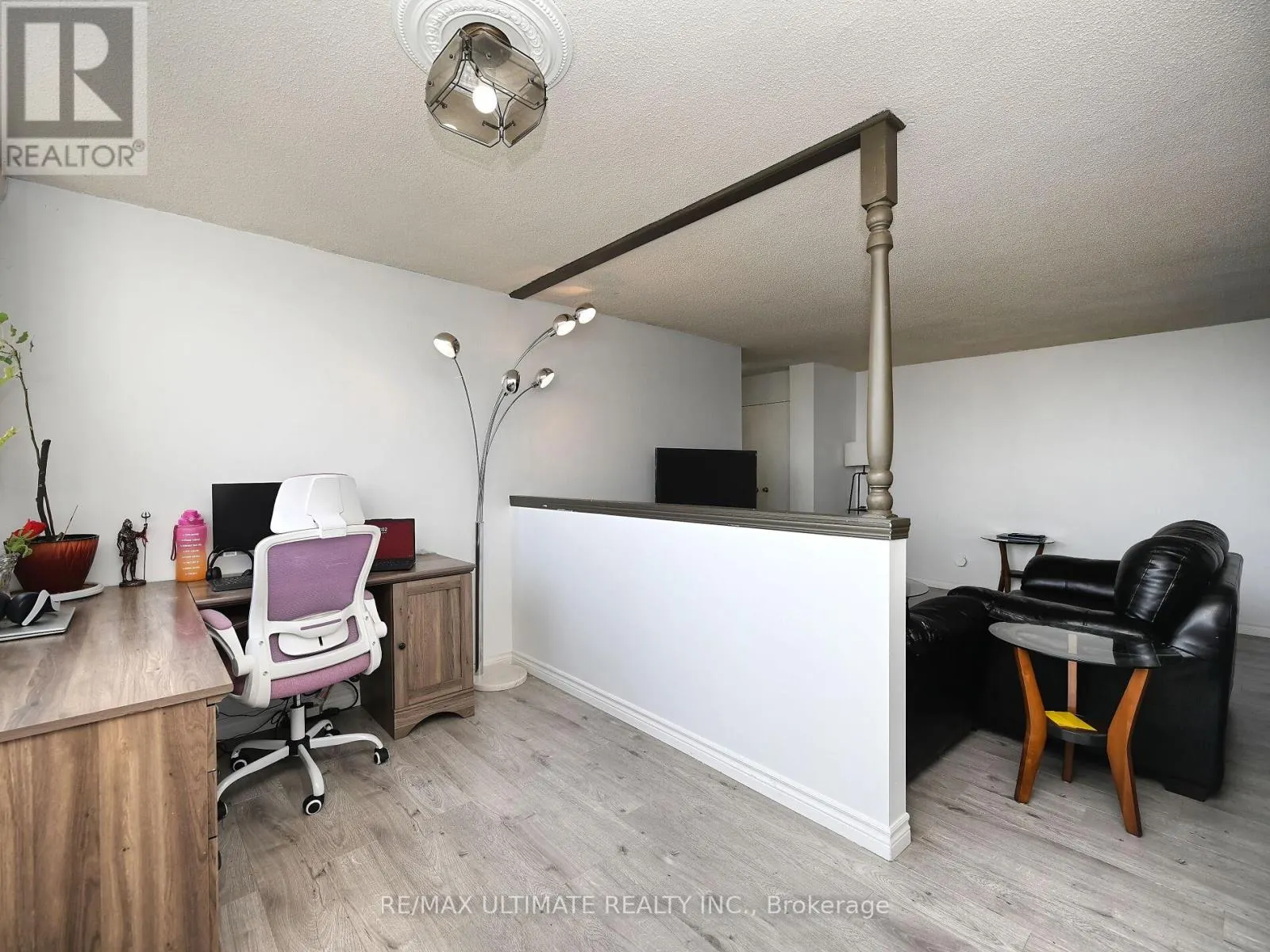 2101 - 3700 KANEFF CRESCENT