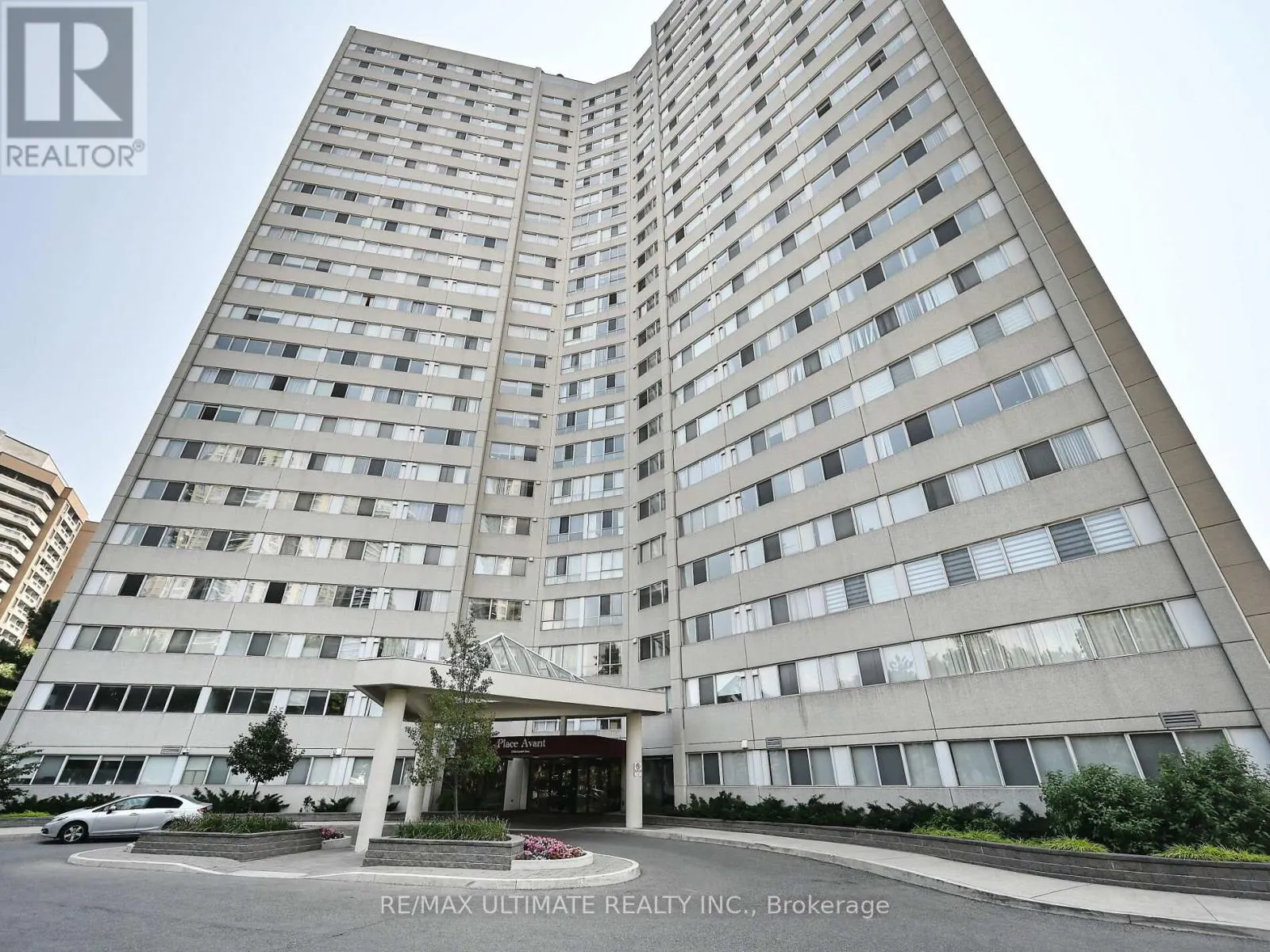 2101 - 3700 KANEFF CRESCENT