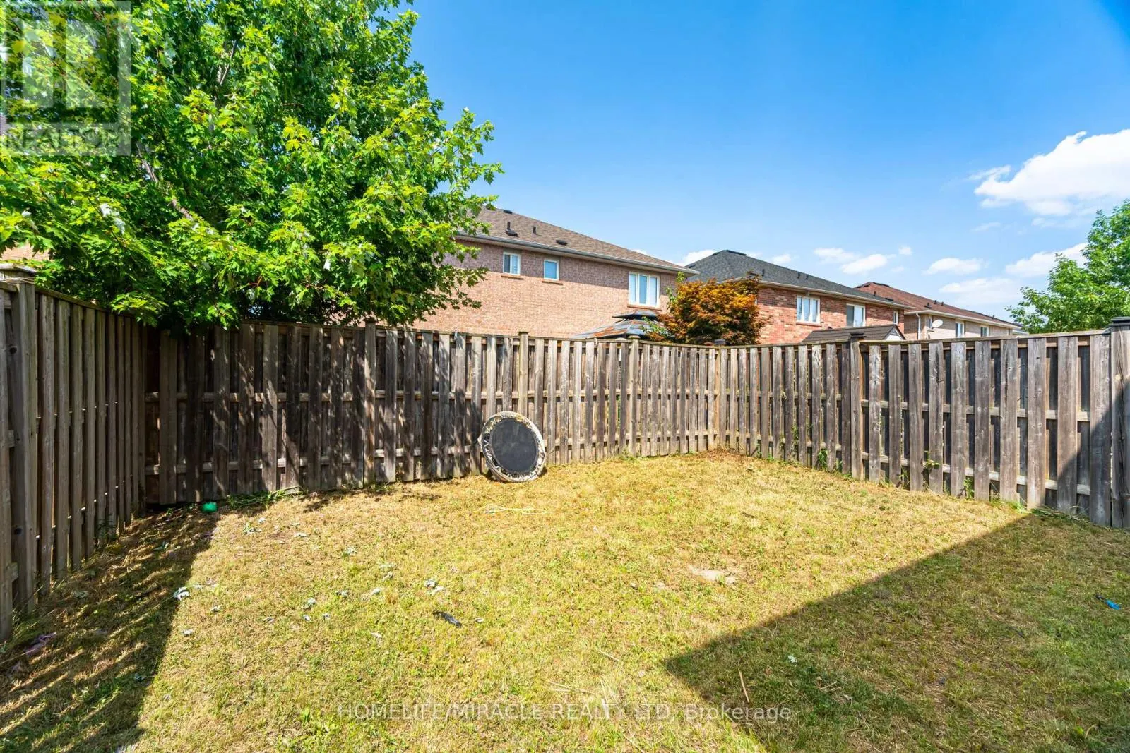 31 HOLLINGSWORTH CIRCLE