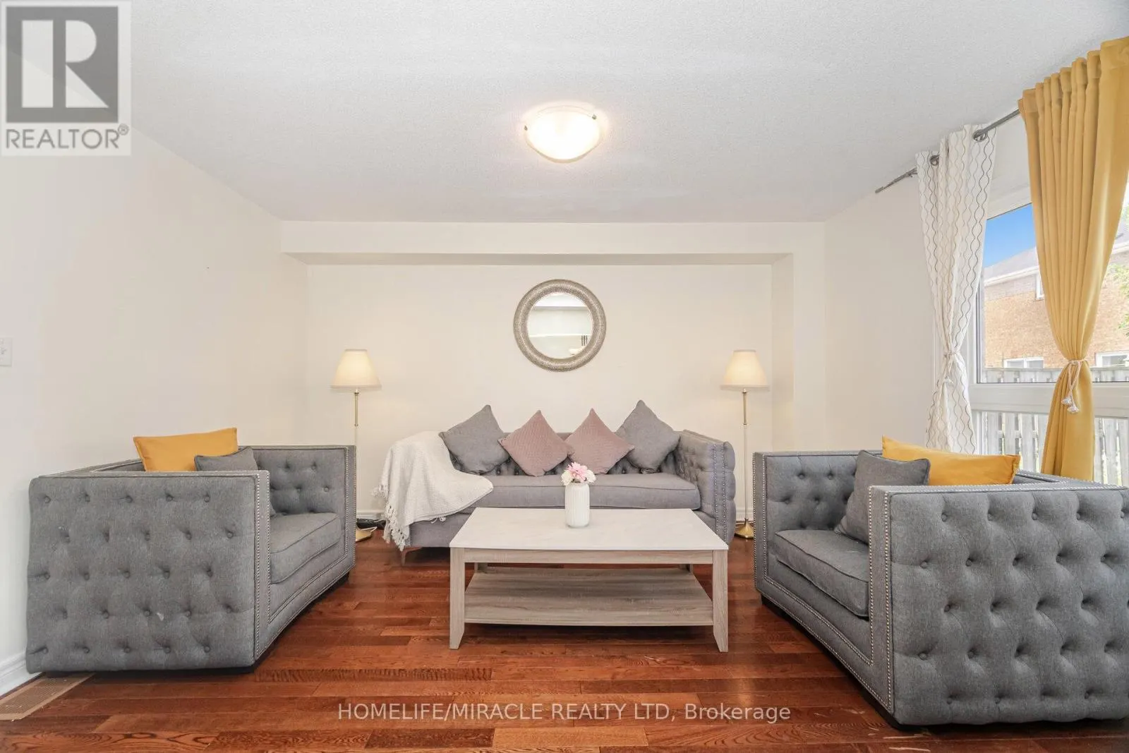 31 HOLLINGSWORTH CIRCLE