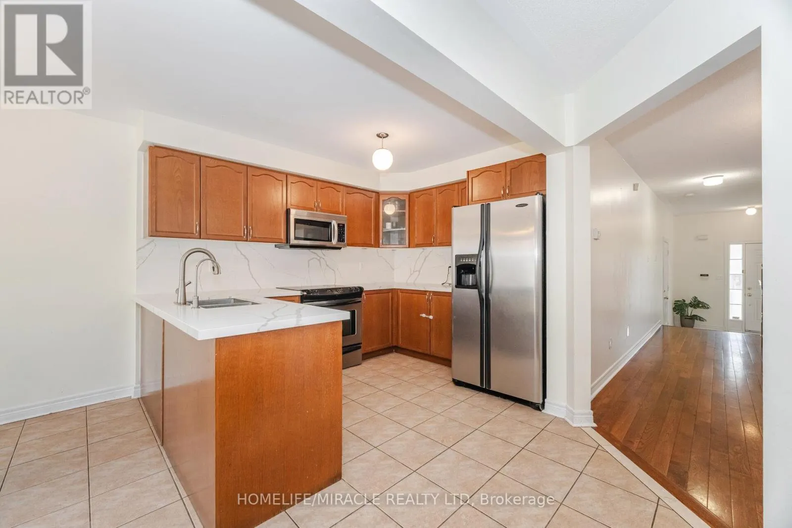 31 HOLLINGSWORTH CIRCLE
