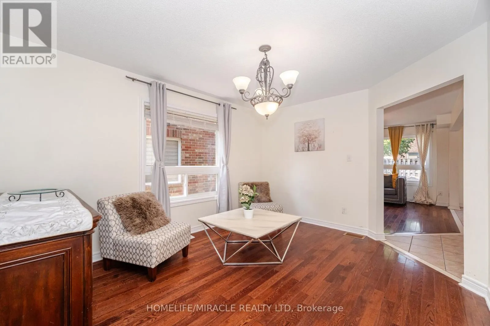 31 HOLLINGSWORTH CIRCLE