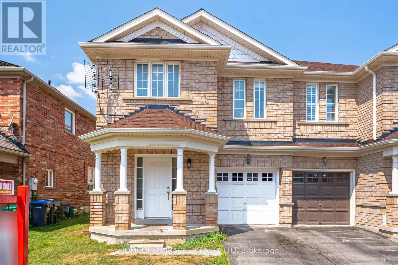 31 HOLLINGSWORTH CIRCLE