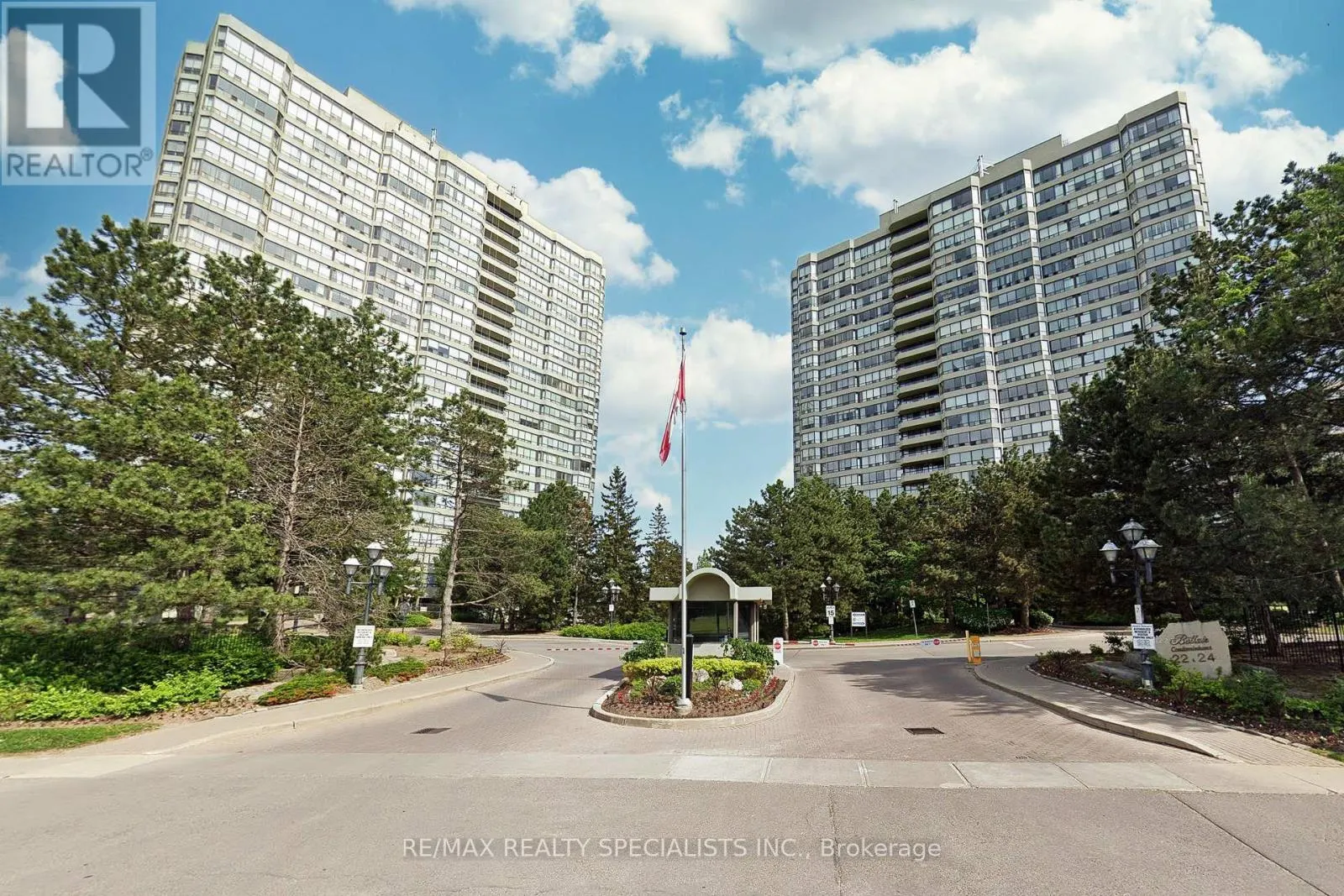 210 - 22 HANOVER ROAD
