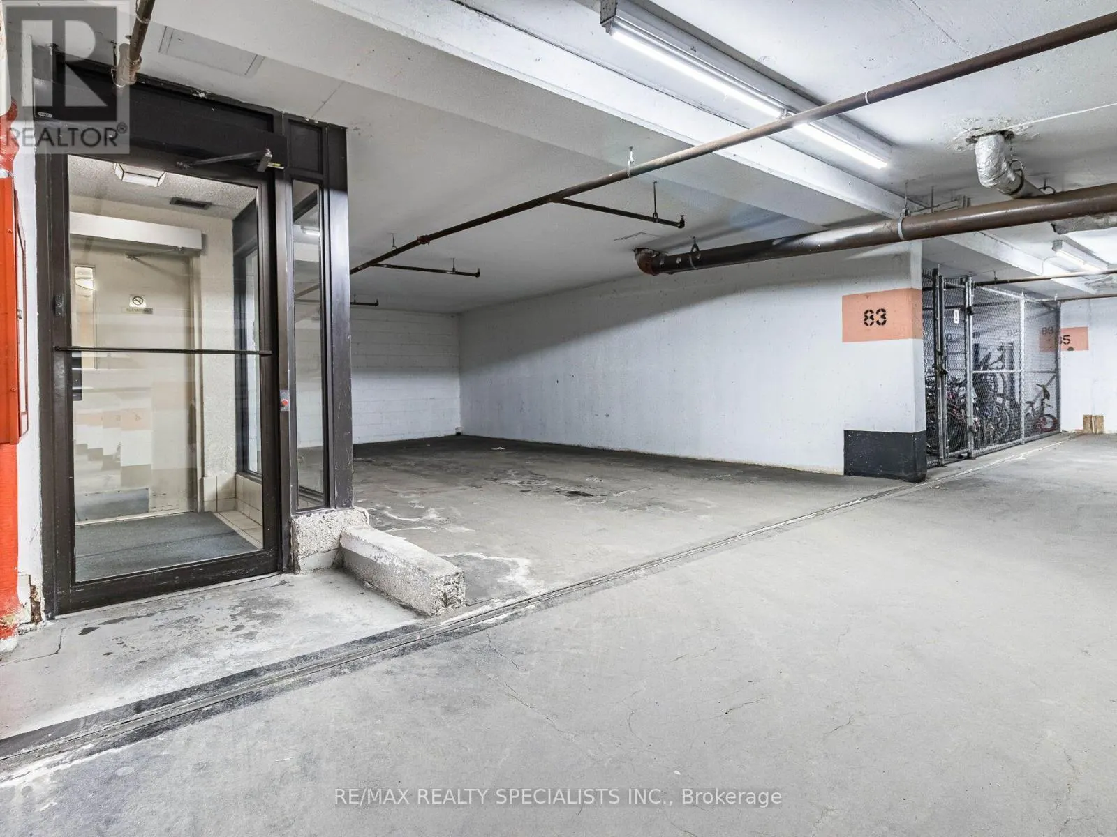 210 - 22 HANOVER ROAD
