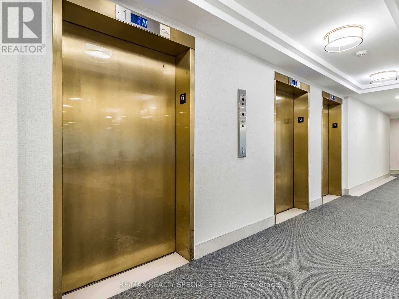 210 - 22 HANOVER ROAD