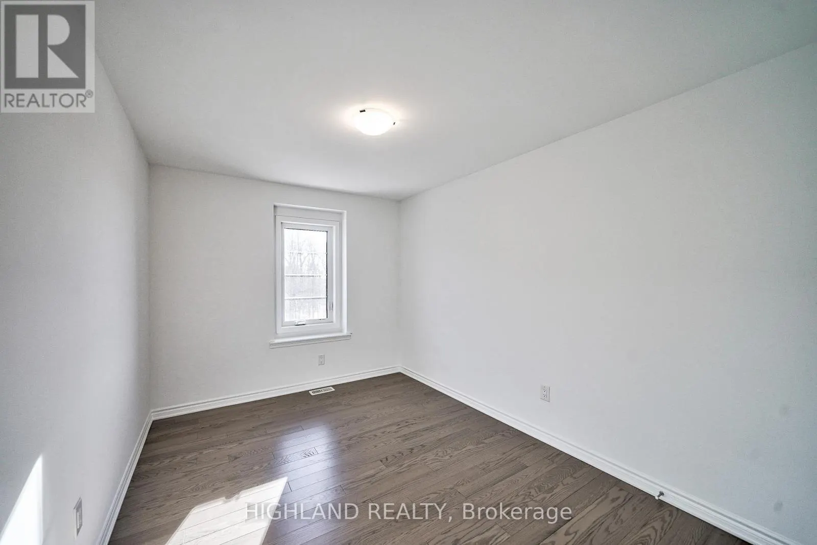 155 SETTLERS ROAD E