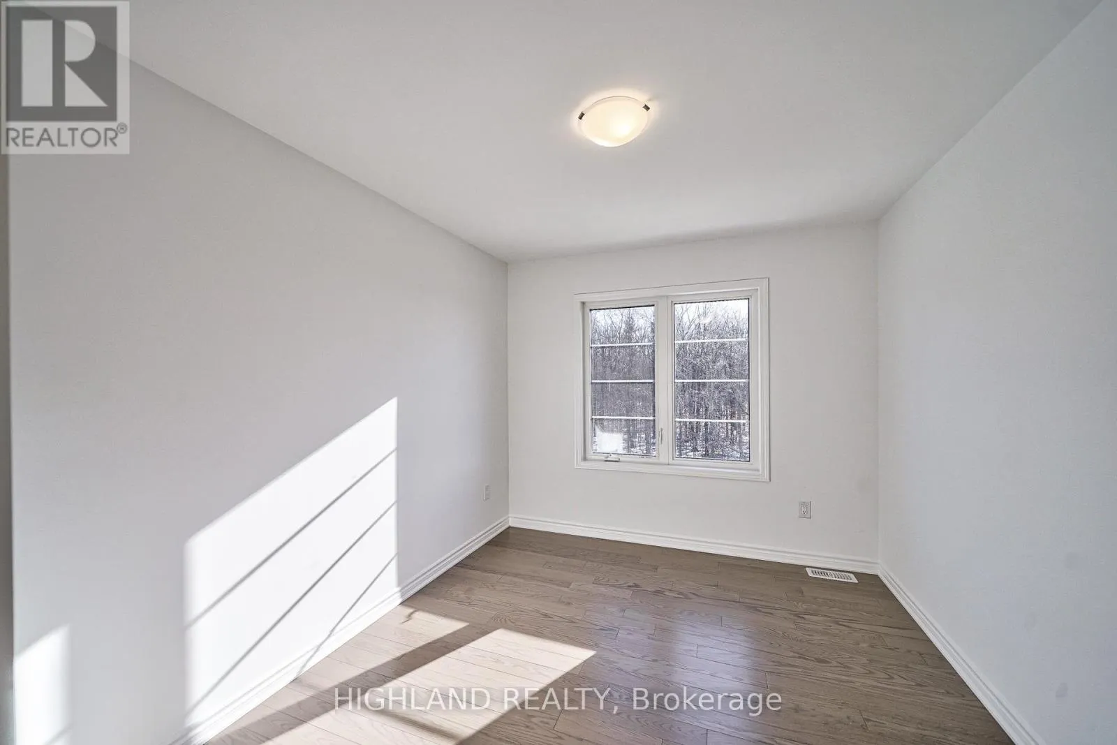 155 SETTLERS ROAD E