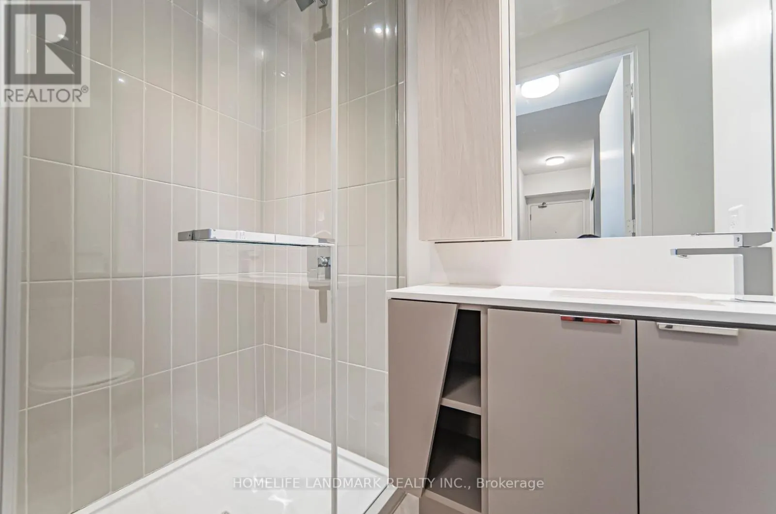 #1801 - 3883 QUARTZ ROAD
