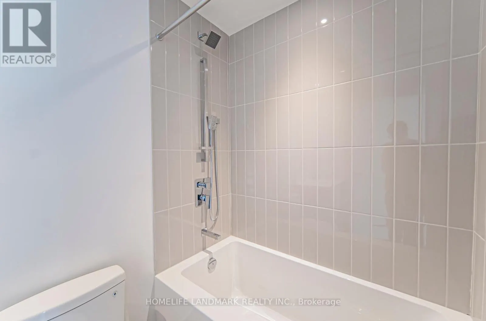 #1801 - 3883 QUARTZ ROAD
