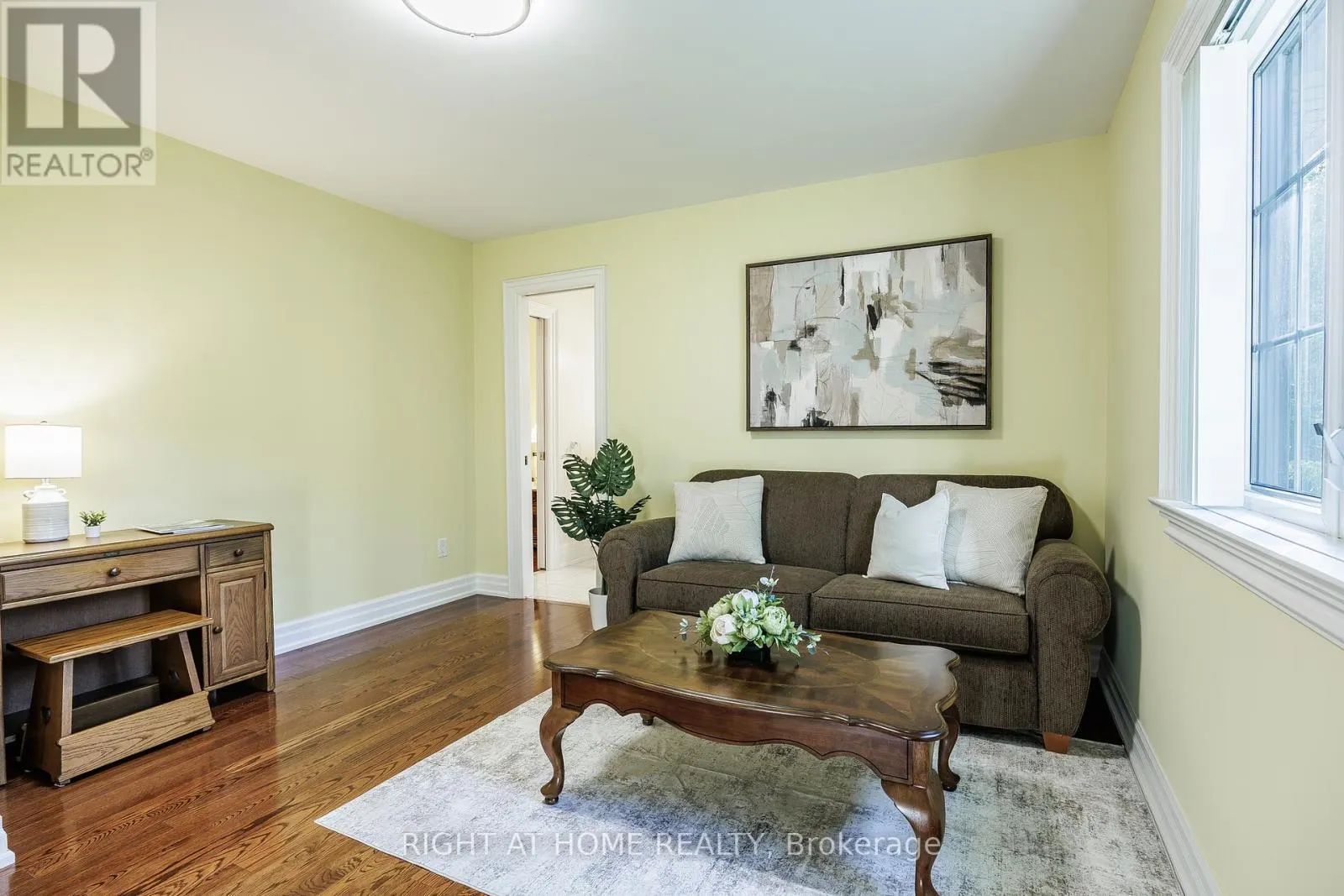 2 FAIRWAY ROAD