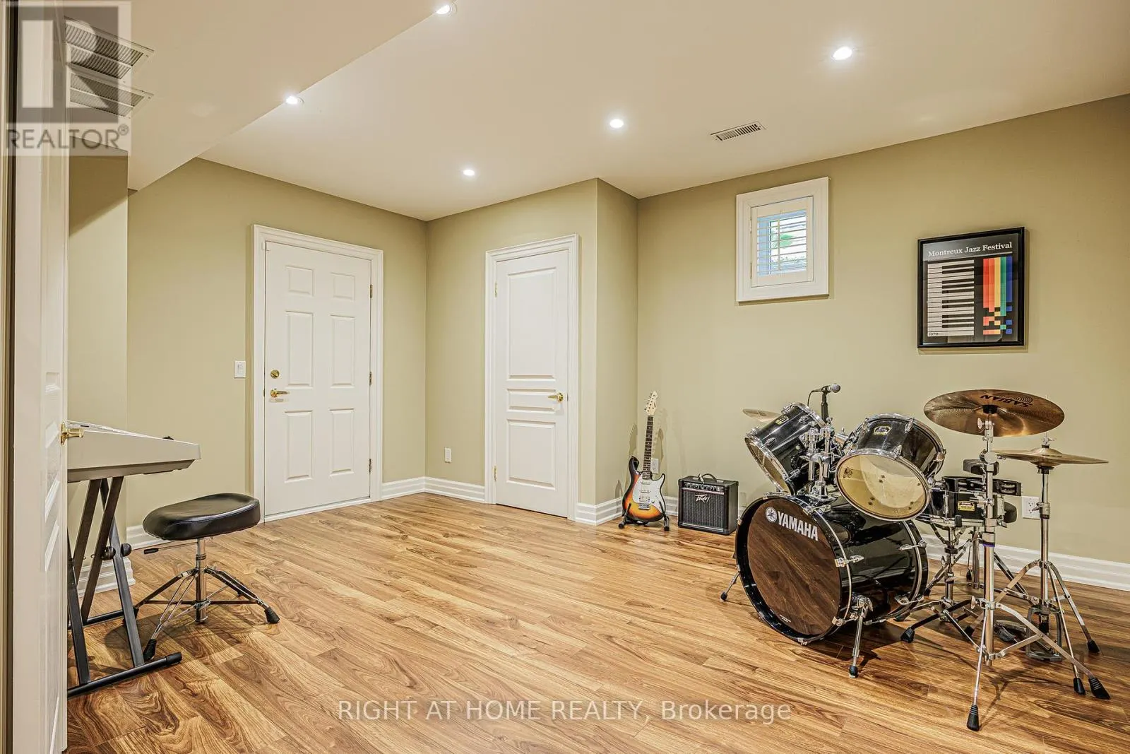 2 FAIRWAY ROAD