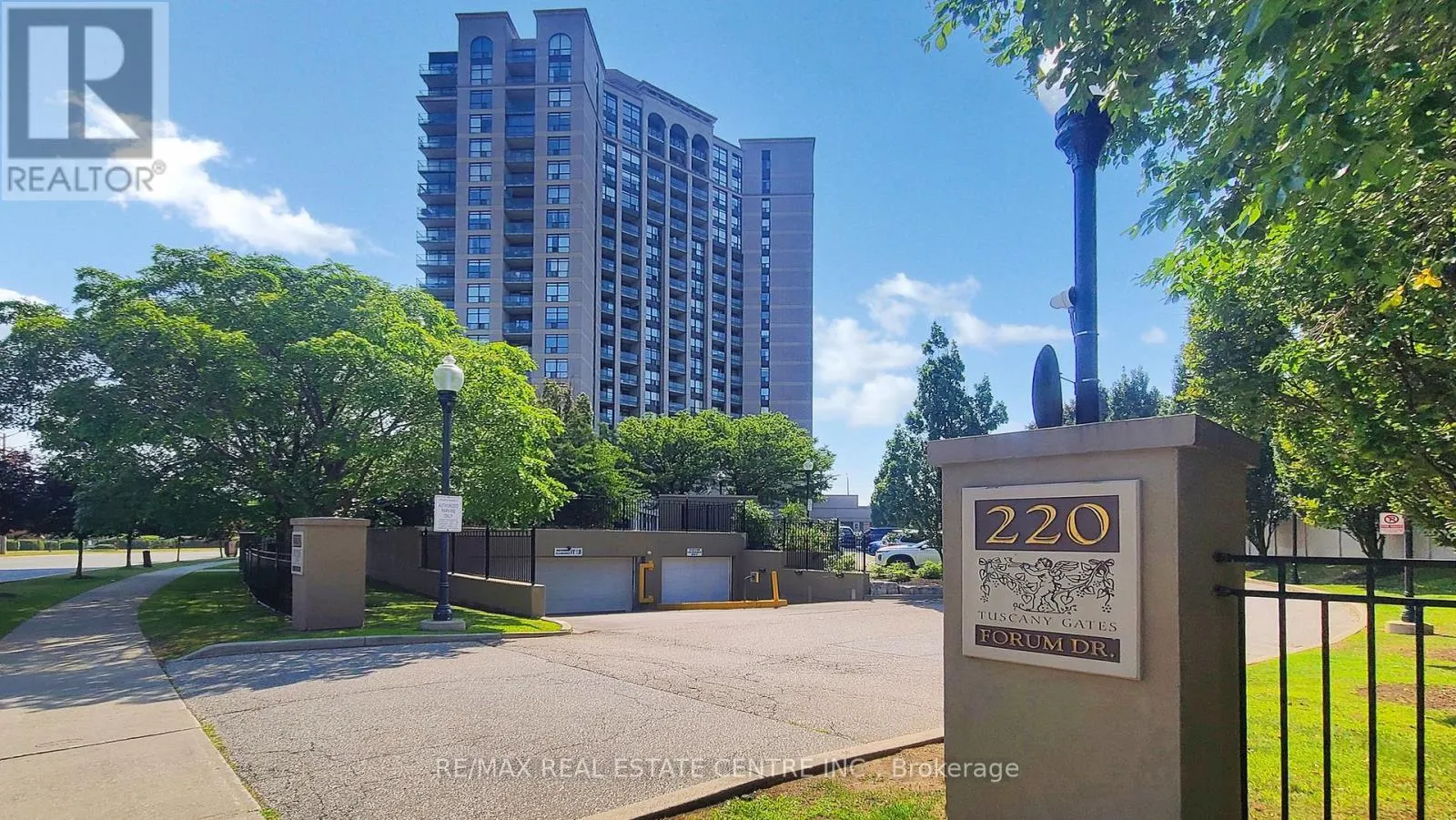 613 - 220 FORUM DRIVE