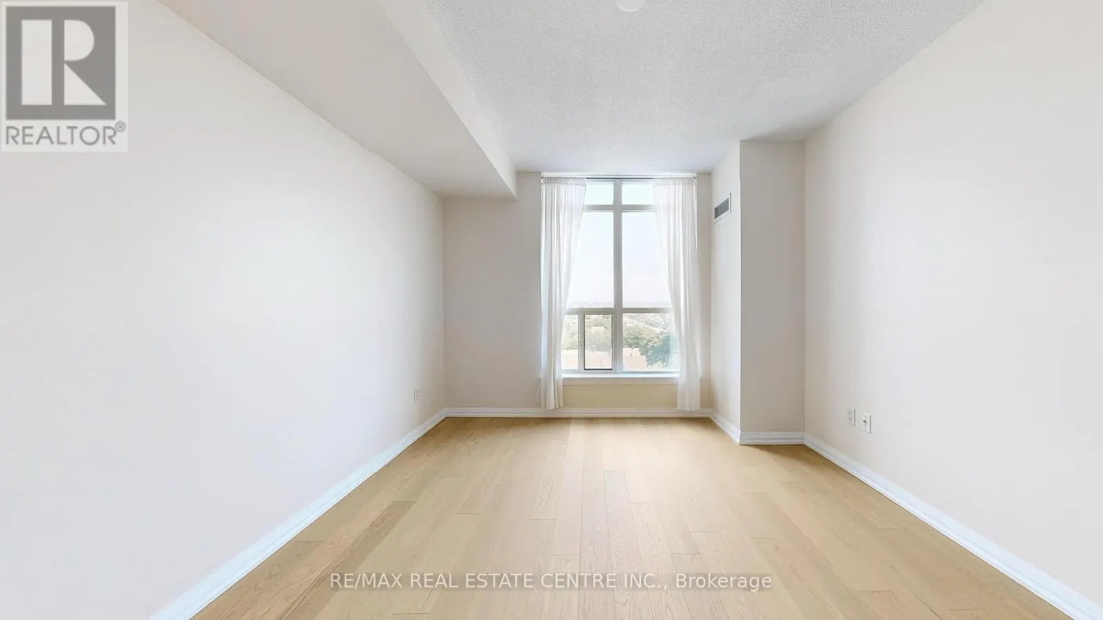 613 - 220 FORUM DRIVE
