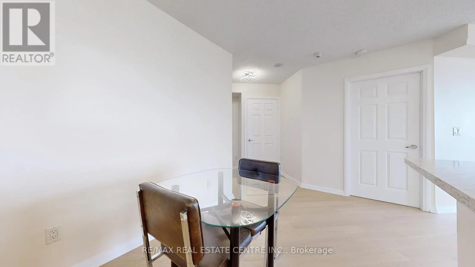613 - 220 FORUM DRIVE