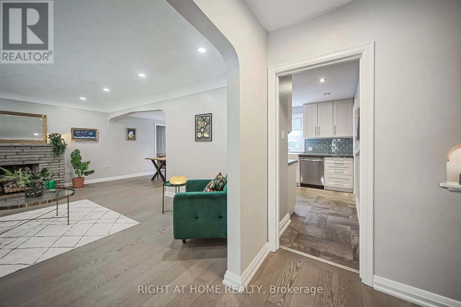 388 LARK AVENUE