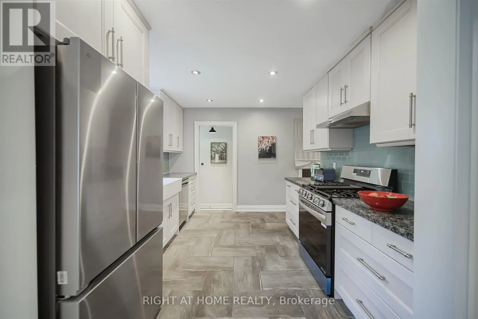 388 LARK AVENUE