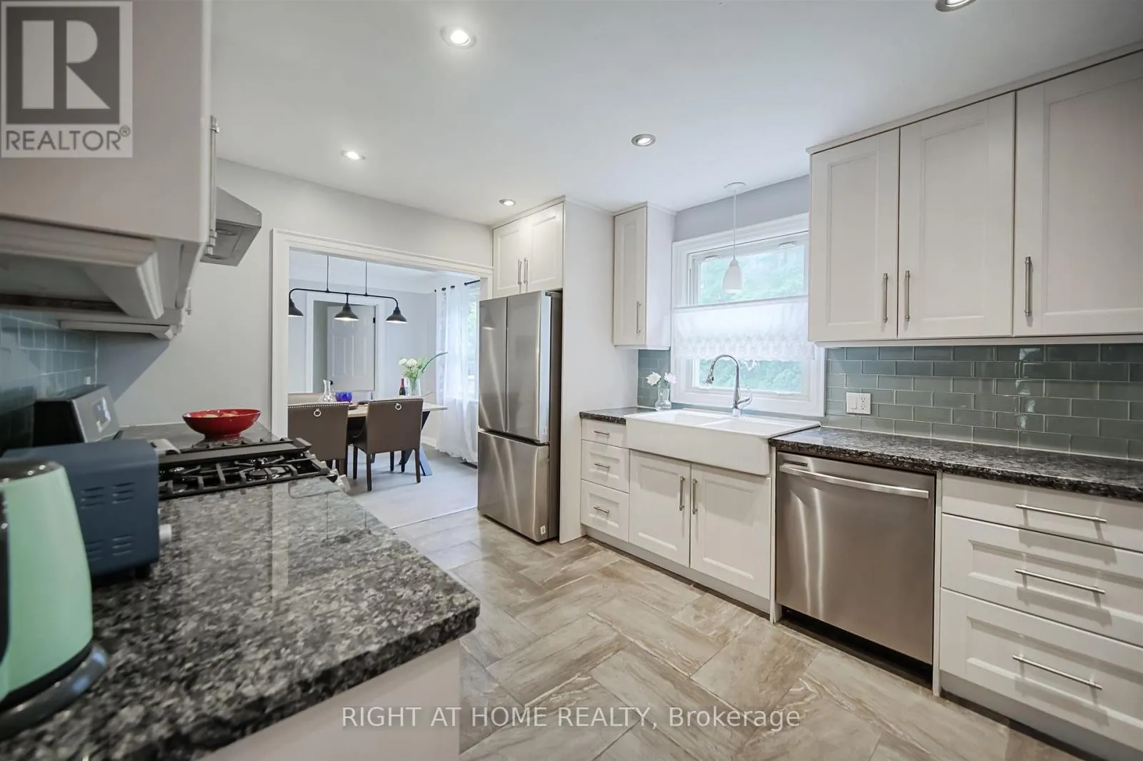 388 LARK AVENUE