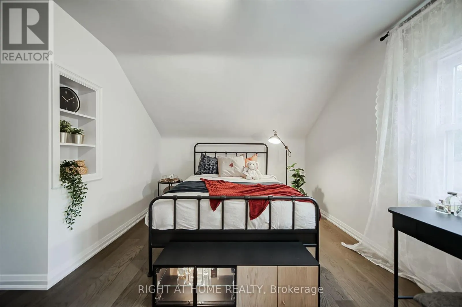 388 LARK AVENUE