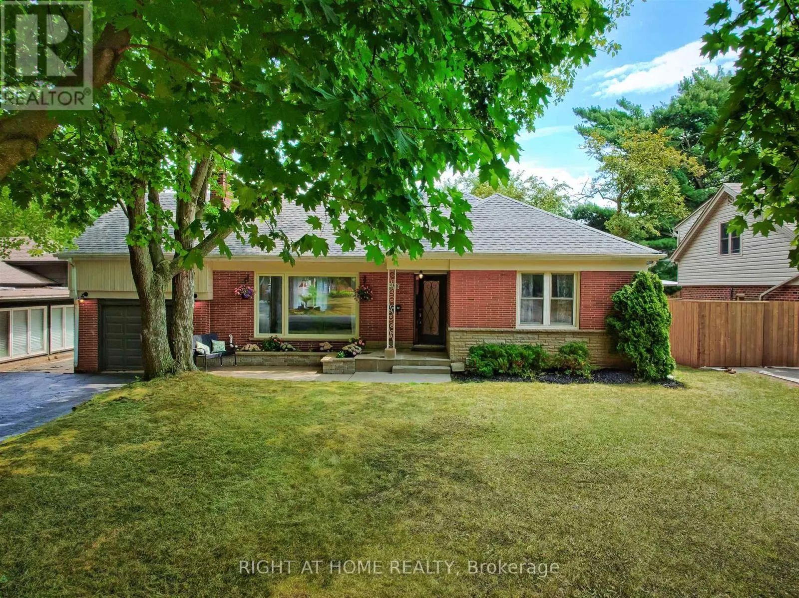 388 LARK AVENUE
