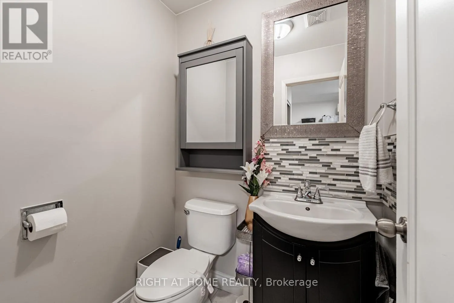 19 - 345 MEADOWS BOULEVARD W