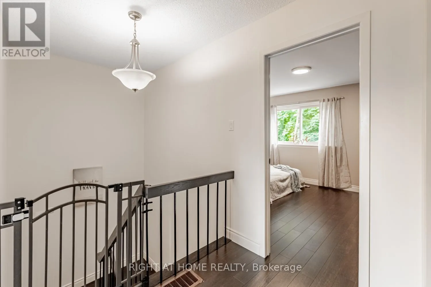 19 - 345 MEADOWS BOULEVARD W