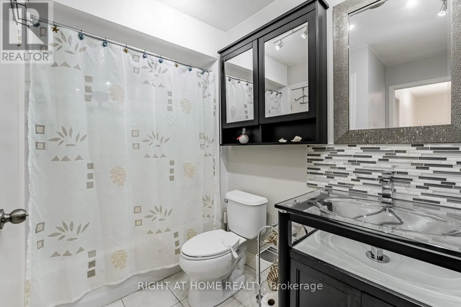 19 - 345 MEADOWS BOULEVARD W