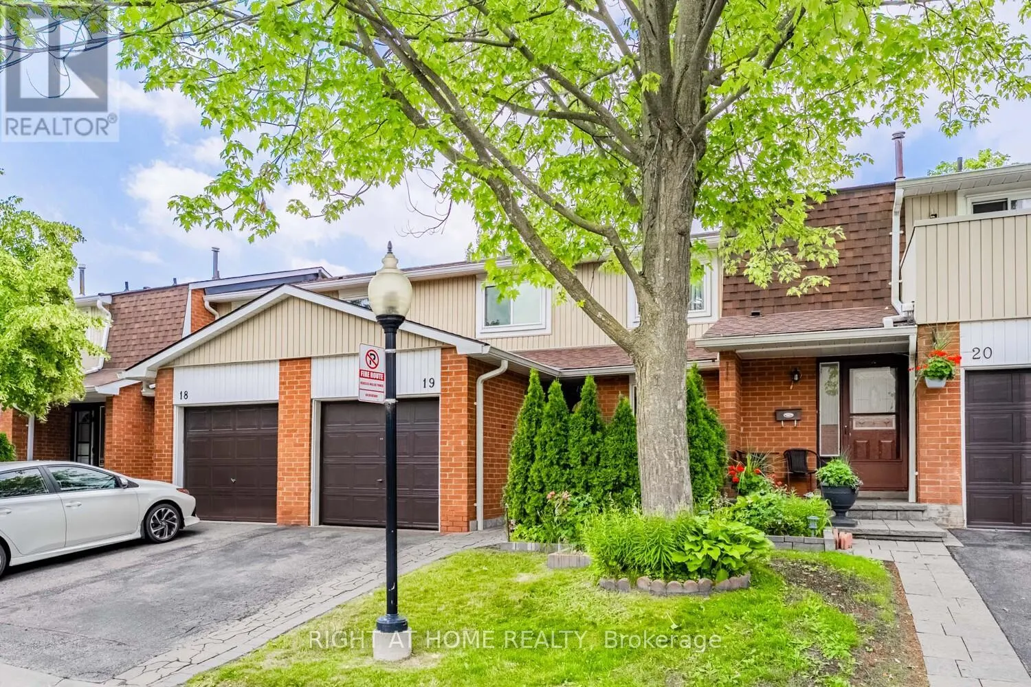 19 - 345 MEADOWS BOULEVARD W