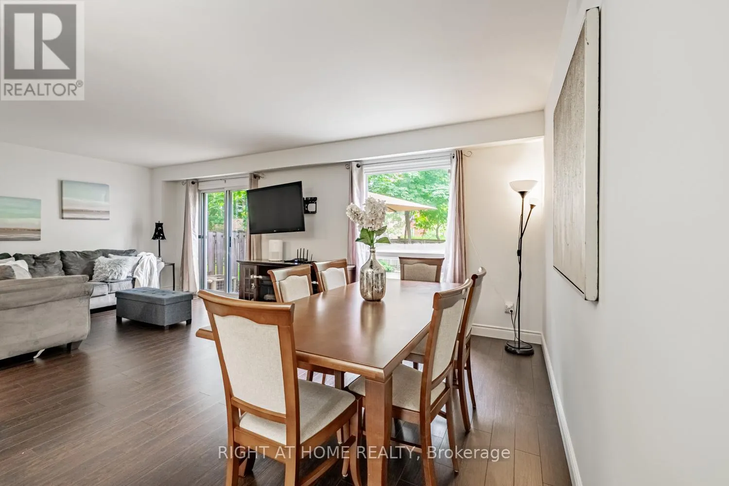 19 - 345 MEADOWS BOULEVARD W