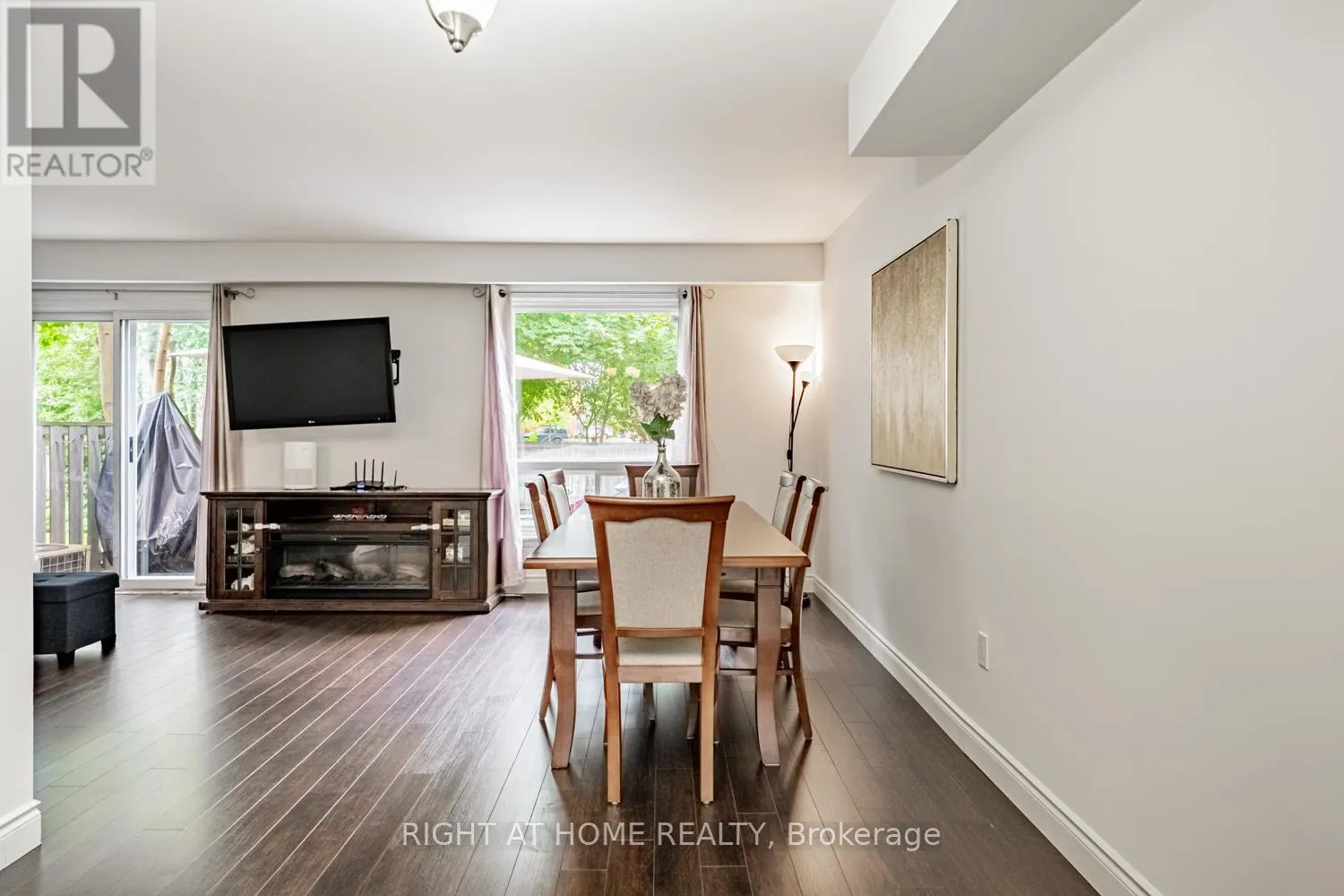 19 - 345 MEADOWS BOULEVARD W