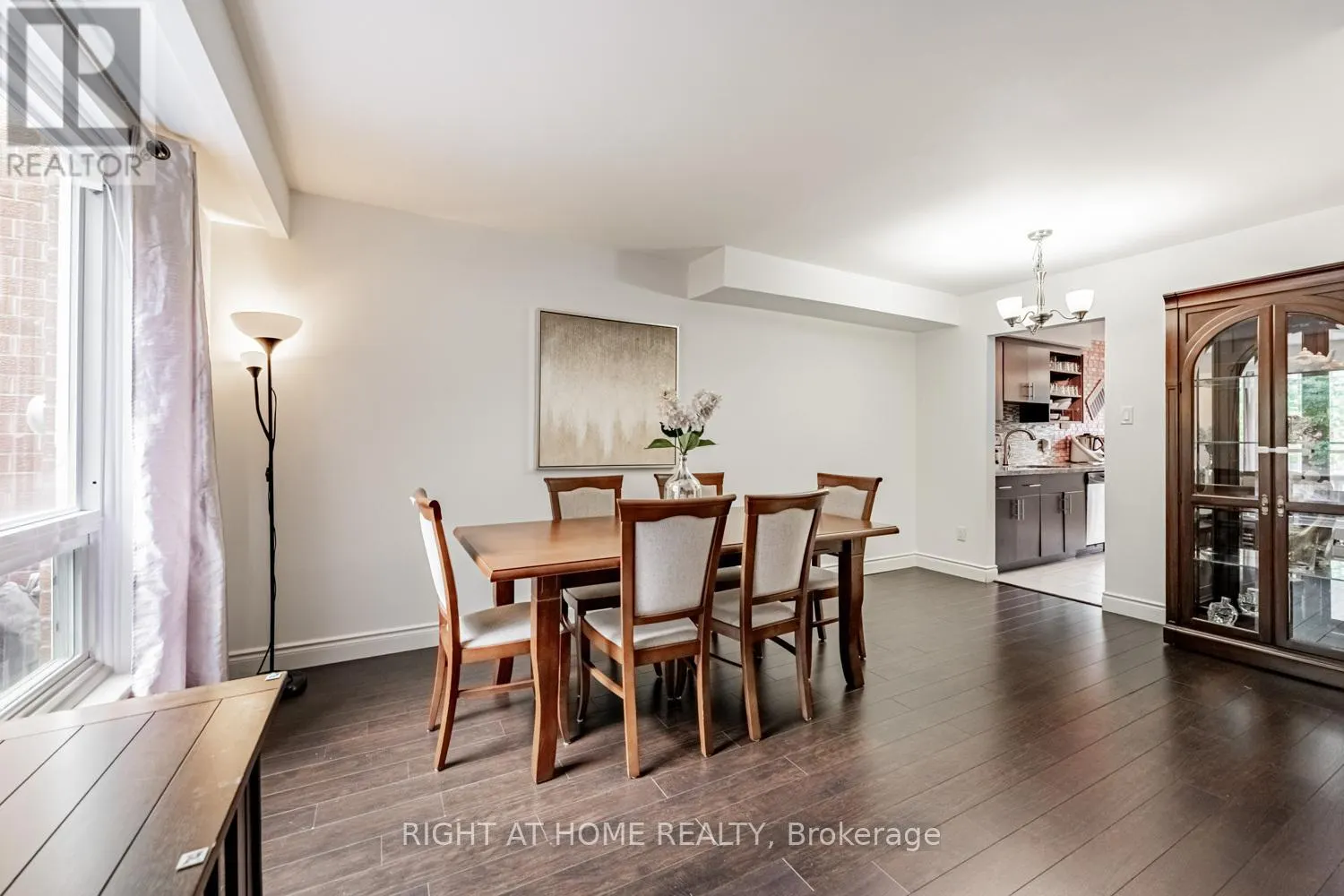 19 - 345 MEADOWS BOULEVARD W