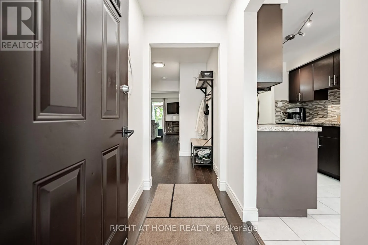 19 - 345 MEADOWS BOULEVARD W