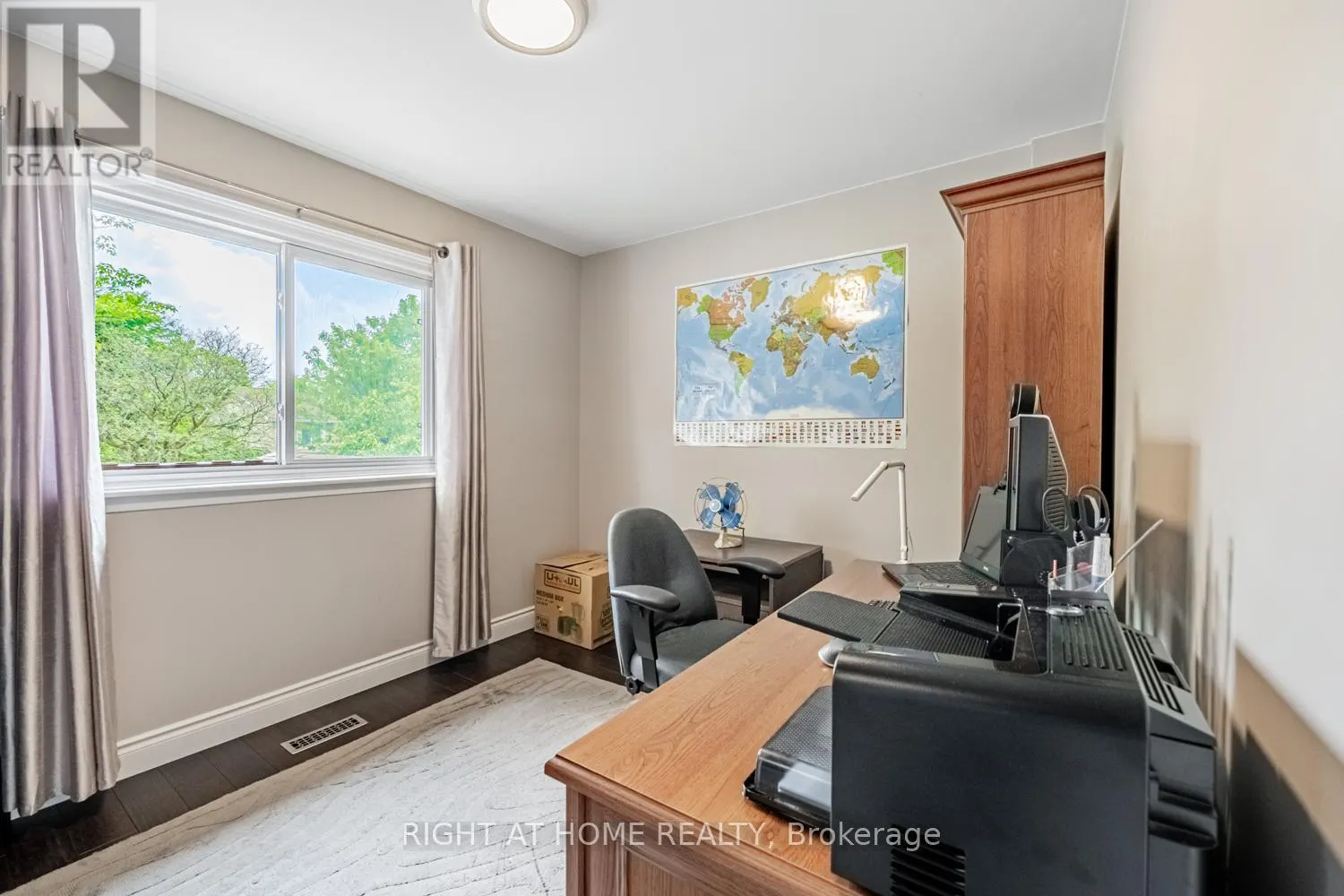 19 - 345 MEADOWS BOULEVARD W