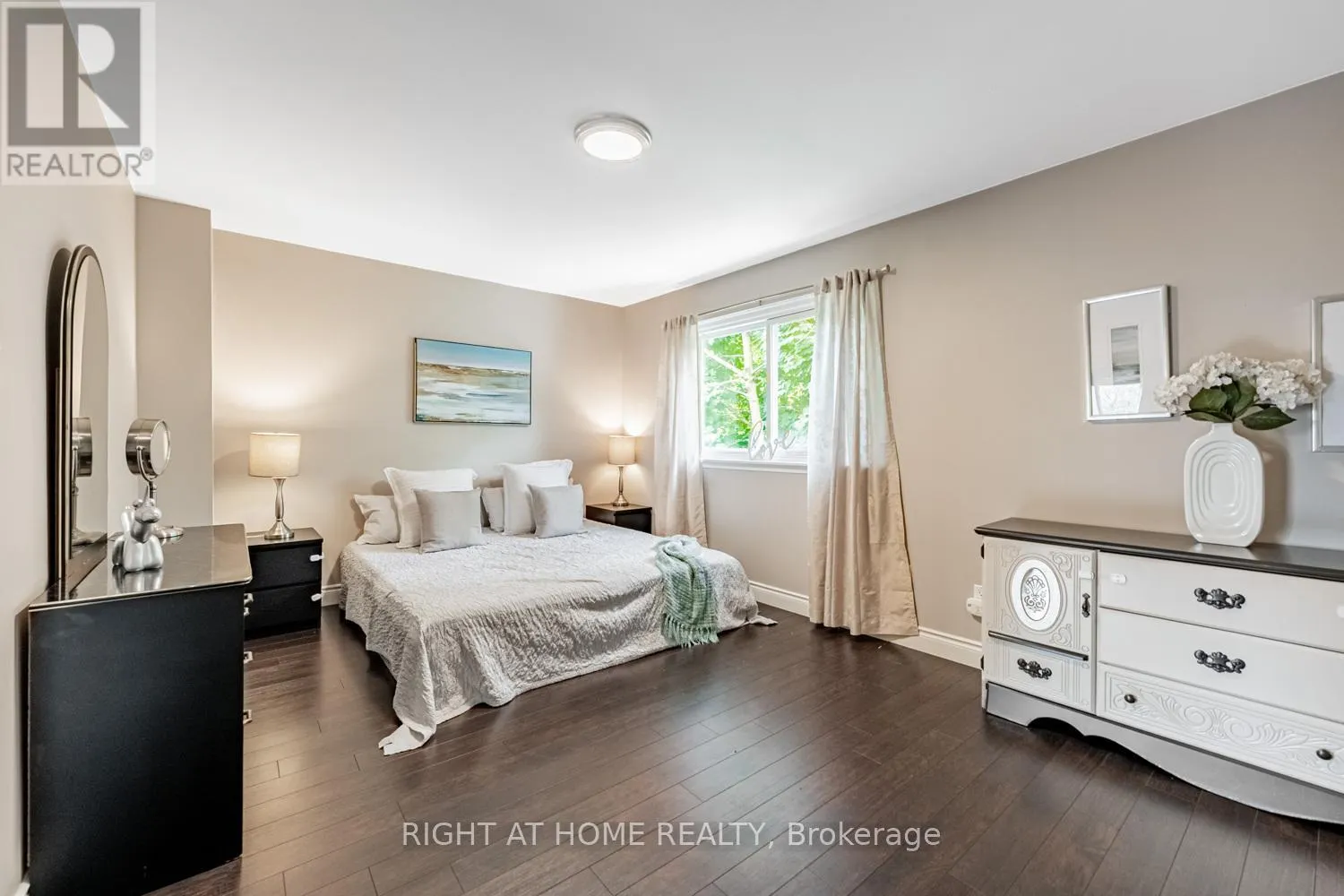 19 - 345 MEADOWS BOULEVARD W