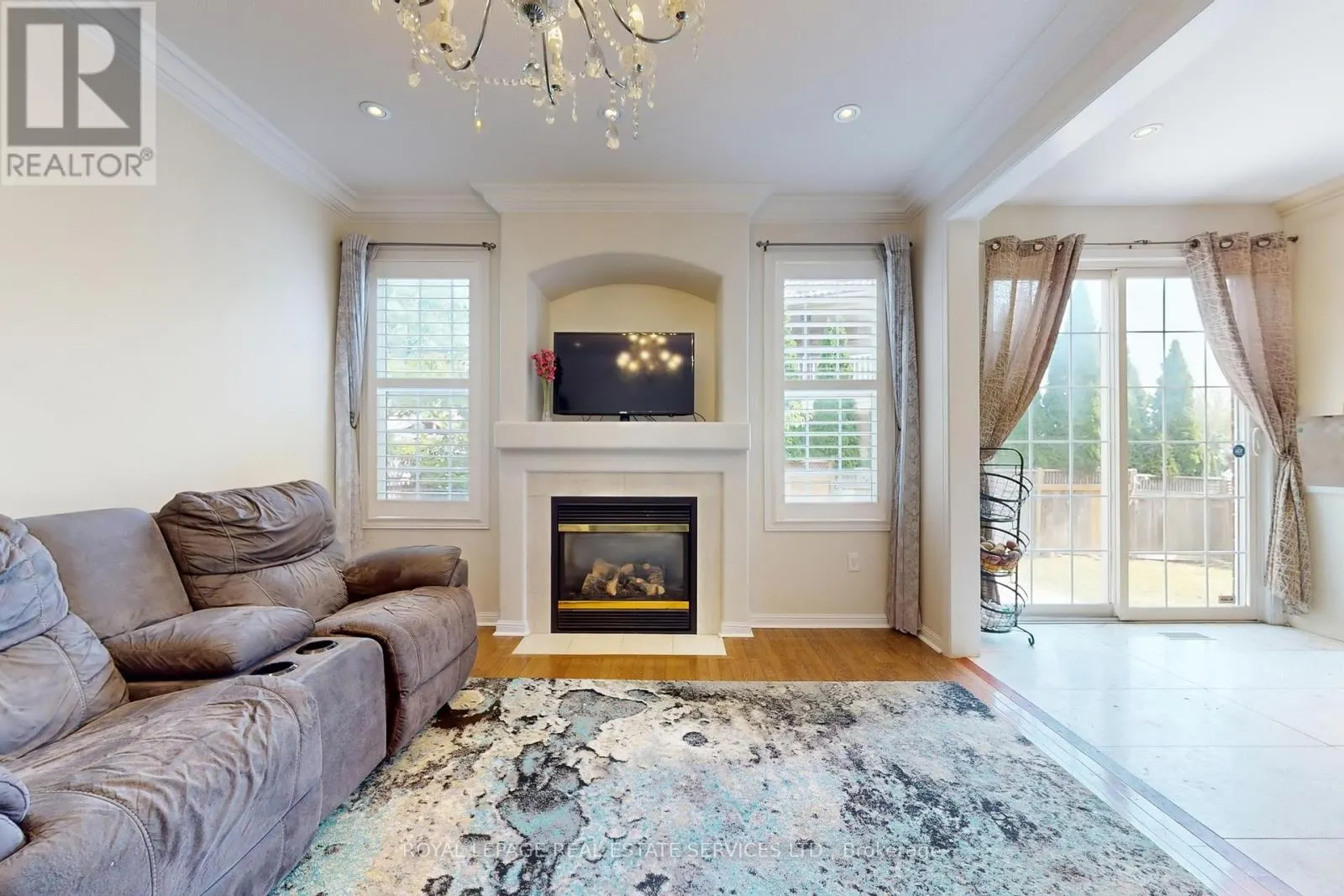 3909 MAYLA DRIVE