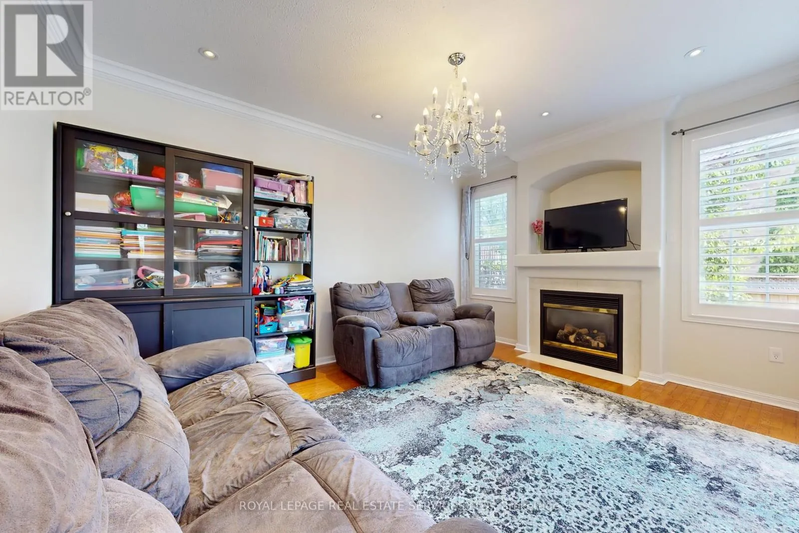3909 MAYLA DRIVE