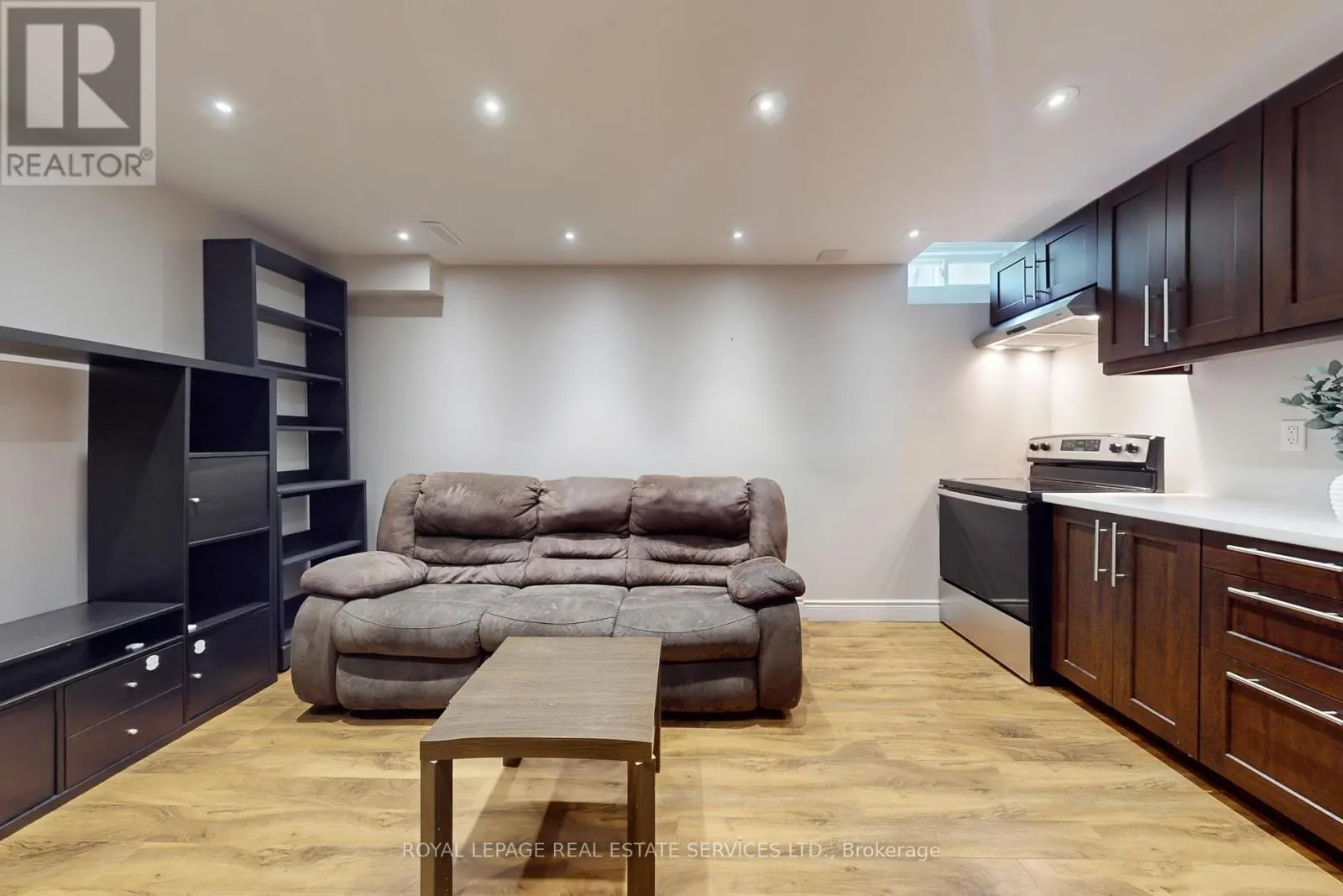3909 MAYLA DRIVE